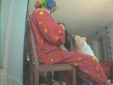 Clown gets head